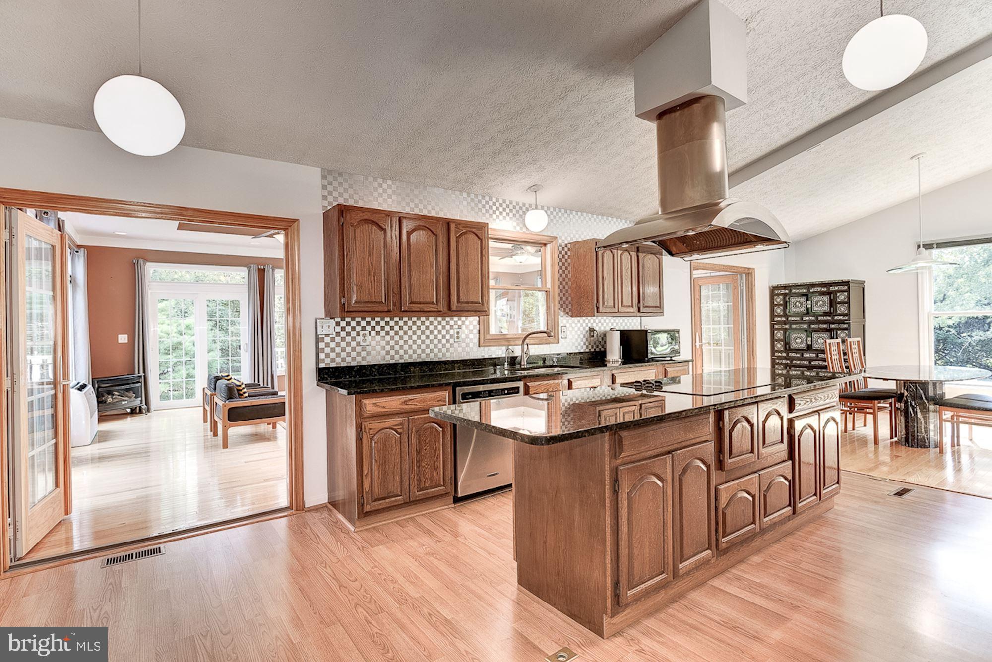 3221 Sharp Road Glenwood, MD 21738 - Photo 11 of 53 Eat-In Kitchen | Decorative Backsplash