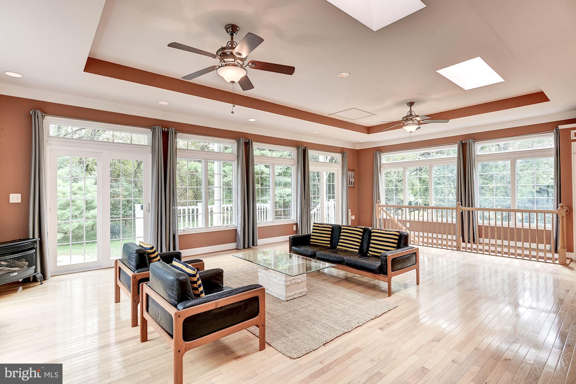 3221 Sharp Road Glenwood, MD 21738 - Photo 14 of 53 Great Room | Skylights