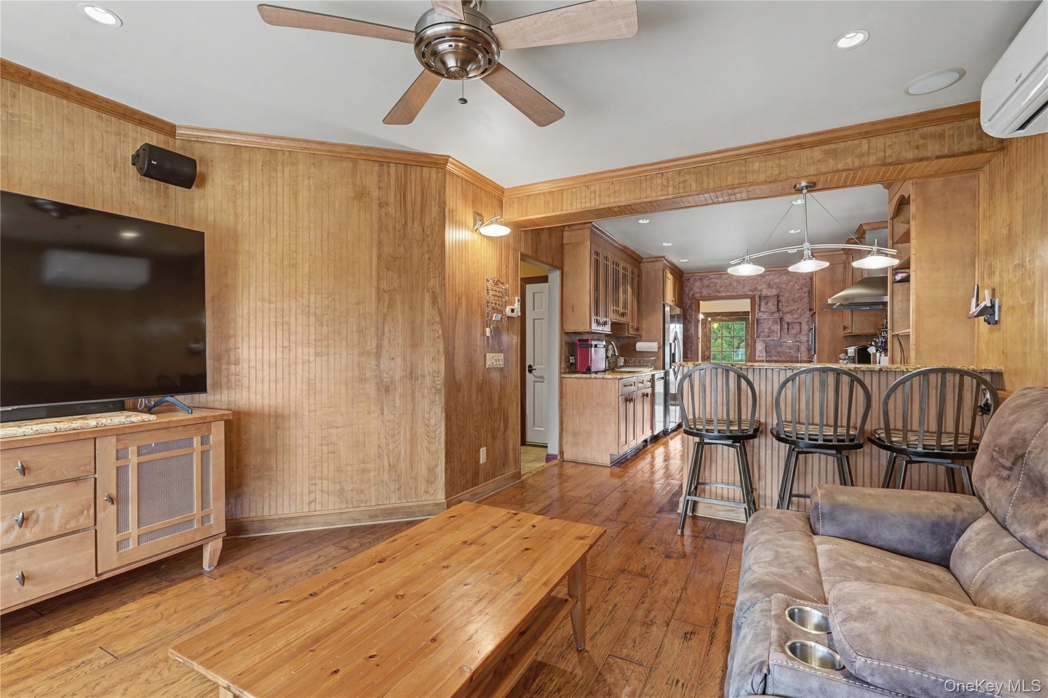 25 Joyce Road Eastchester, NY 10709 - Photo 4 of 27