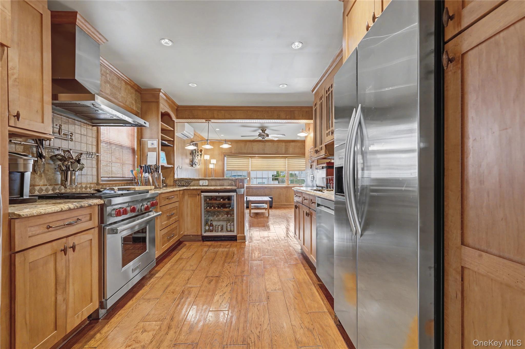 25 Joyce Road Eastchester, NY 10709 - Photo 6 of 27