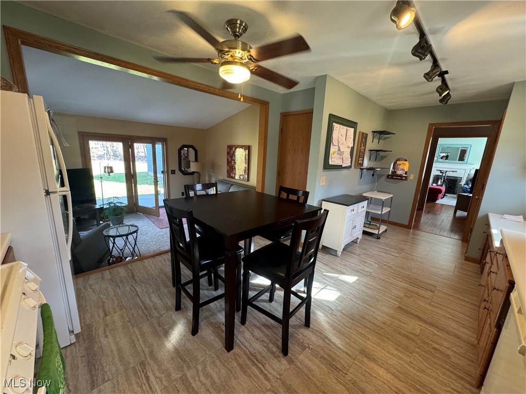 2020 Howland Wilson Road Northeast Warren, OH 44484 - Photo 9 of 32 Gallery Image 9