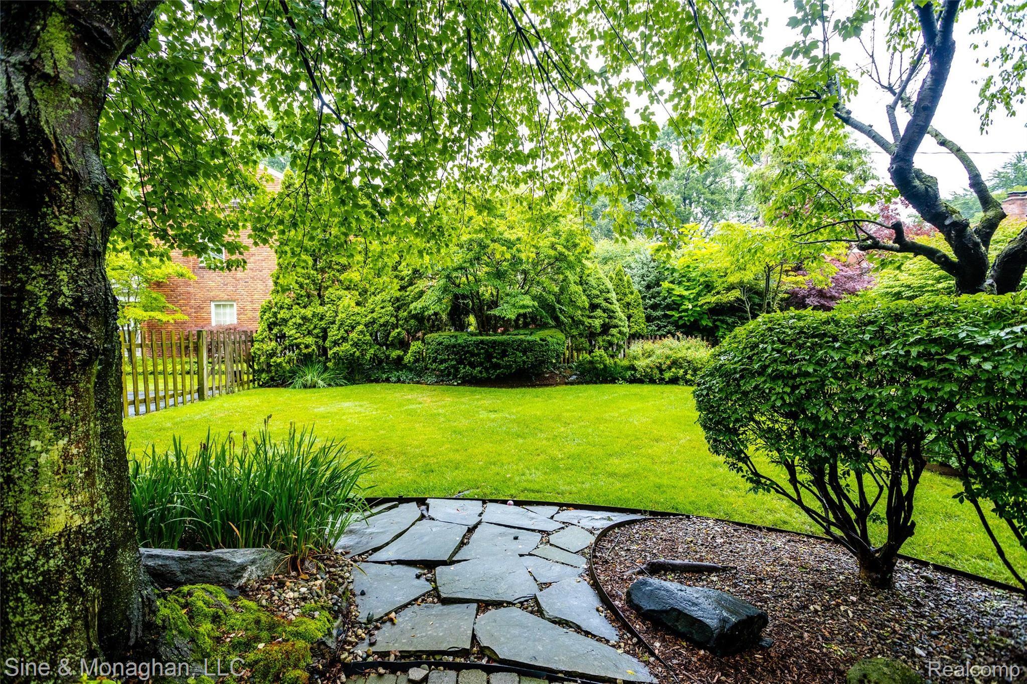 523 Thorntree Road Grosse Pointe, MI 48236 - Photo 51 of 59 523 Thorntree L045.jpg