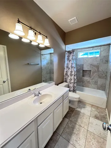 $3,850 | 3411 Bay Breeze Drive, Seabrook, TX 77586