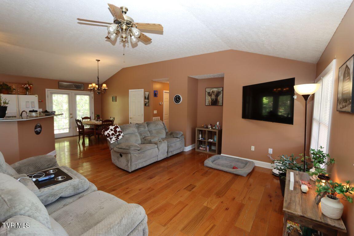 21377 Tranbarger Road Bristol, VA 24202 - Photo 7 of 40 7