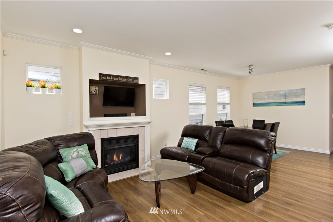 34803 Southeast Ridge Street Snoqualmie, WA 98065 - Photo 4 of 24 Gallery Image 4