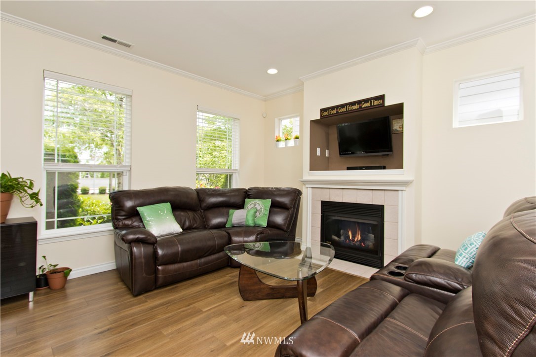 34803 Southeast Ridge Street Snoqualmie, WA 98065 - Photo 6 of 24 Gallery Image 6