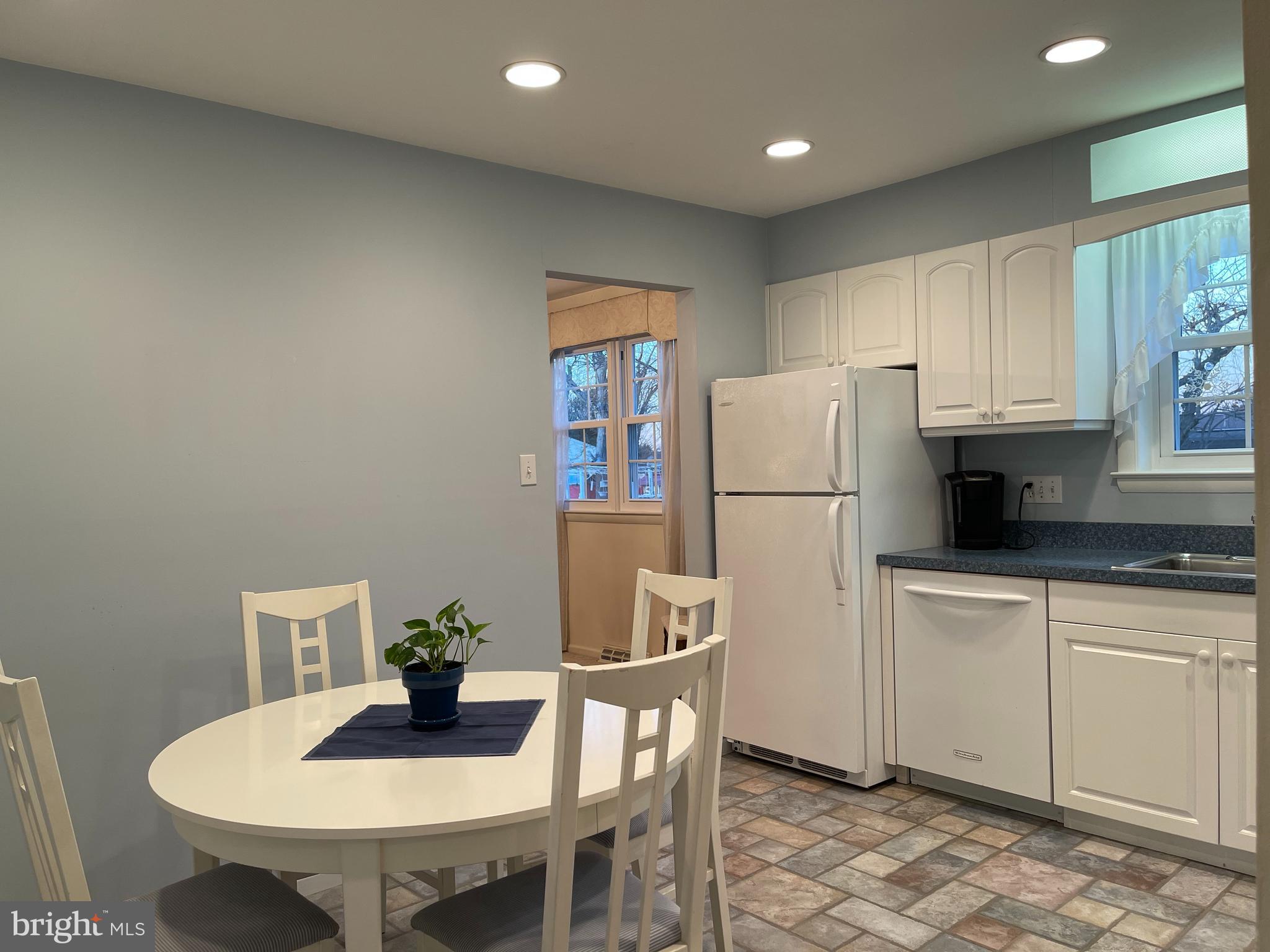6422 Meriwether Lane Springfield, VA 22150 - Photo 13 of 36 Kitchen