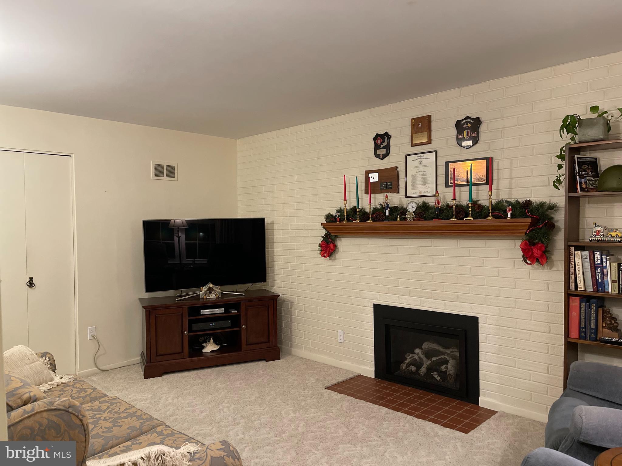 6422 Meriwether Lane Springfield, VA 22150 - Photo 9 of 36 Family Room on main level