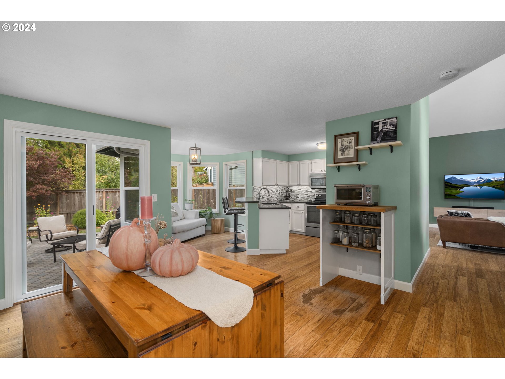 4645 Southwest Cameron Road Portland, OR 97221 - Photo 16 of 31 Gallery Image 16