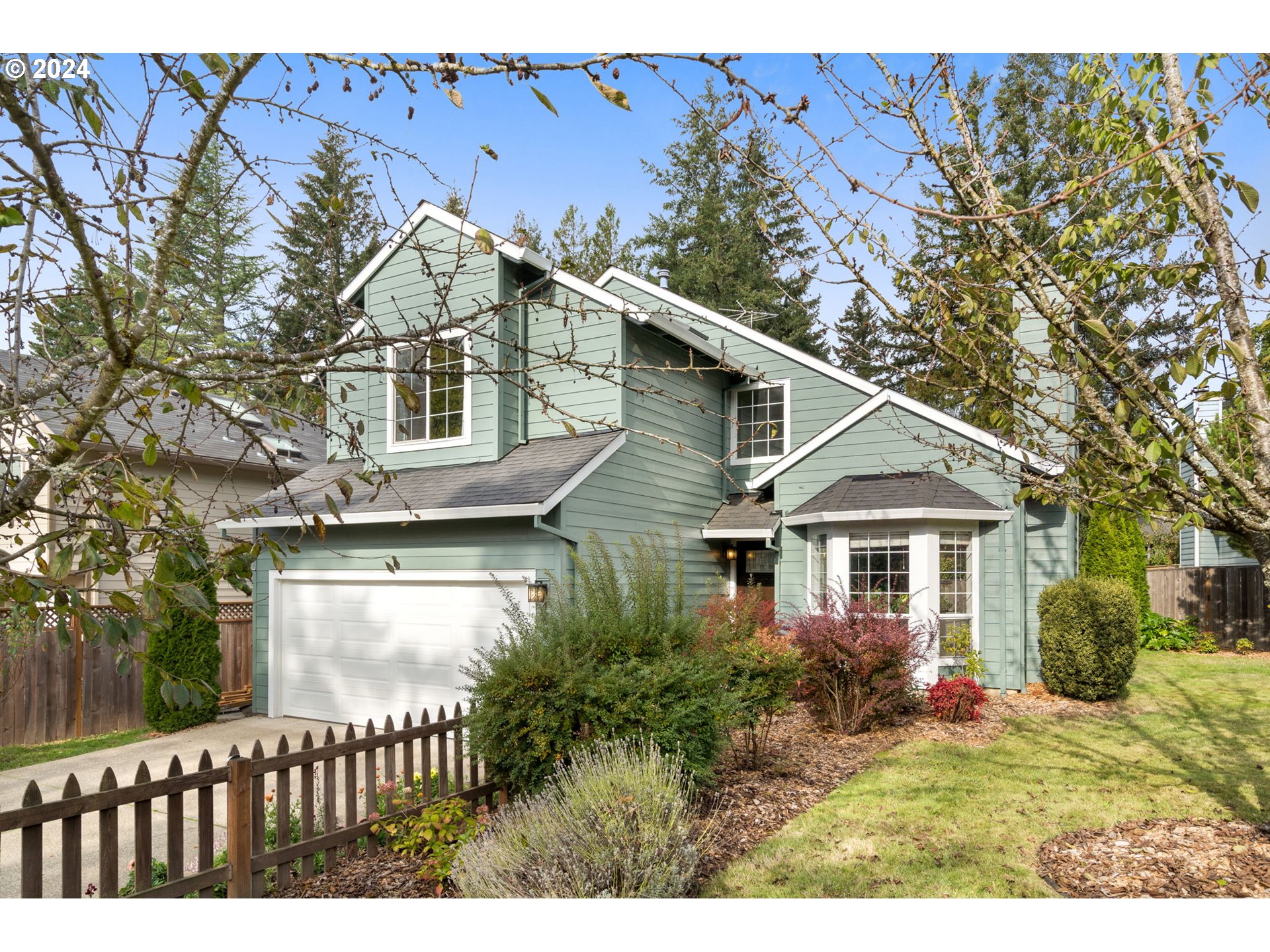 4645 Southwest Cameron Road Portland, OR 97221 - Photo 2 of 31 Gallery Image 2