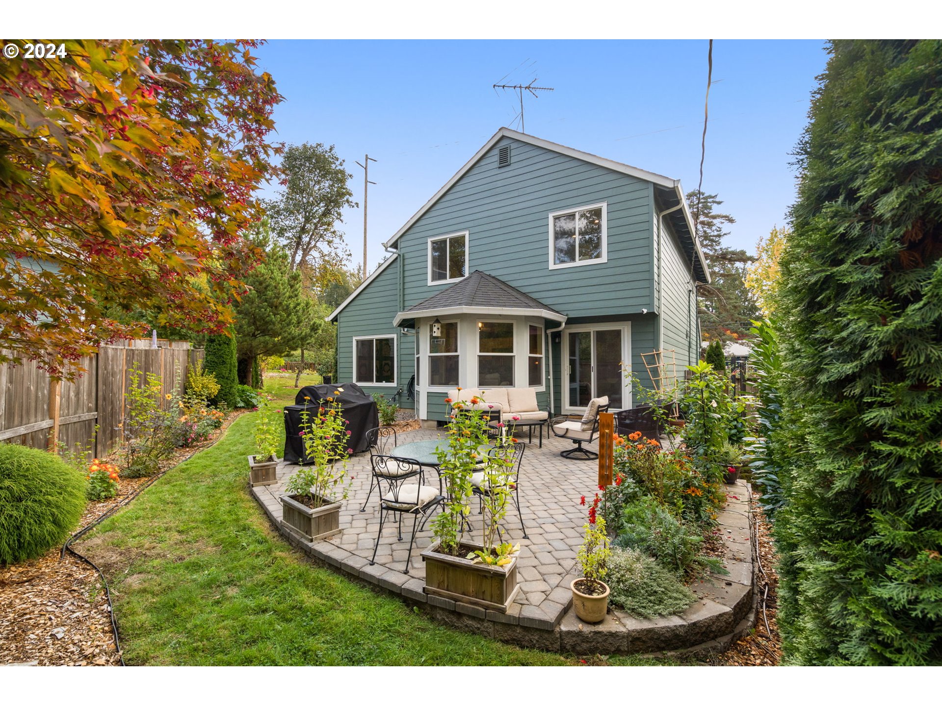 4645 Southwest Cameron Road Portland, OR 97221 - Photo 29 of 31 Gallery Image 29