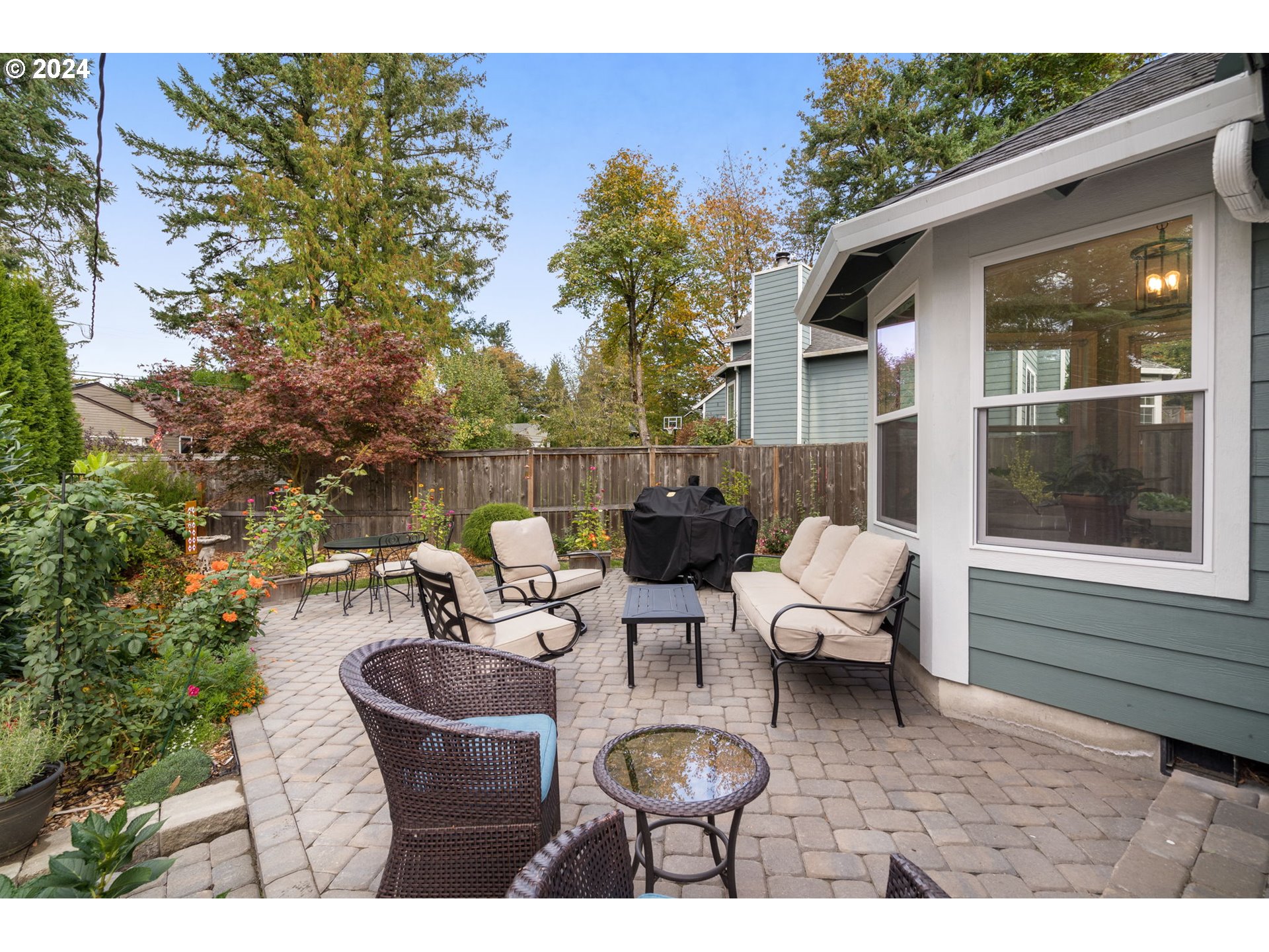 4645 Southwest Cameron Road Portland, OR 97221 - Photo 30 of 31 Gallery Image 30