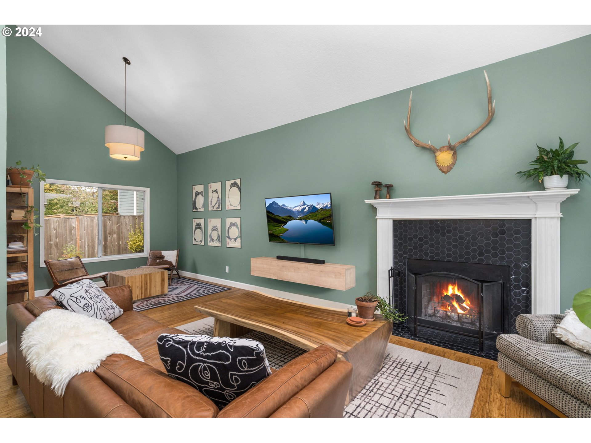 4645 Southwest Cameron Road Portland, OR 97221 - Photo 4 of 31 Gallery Image 4