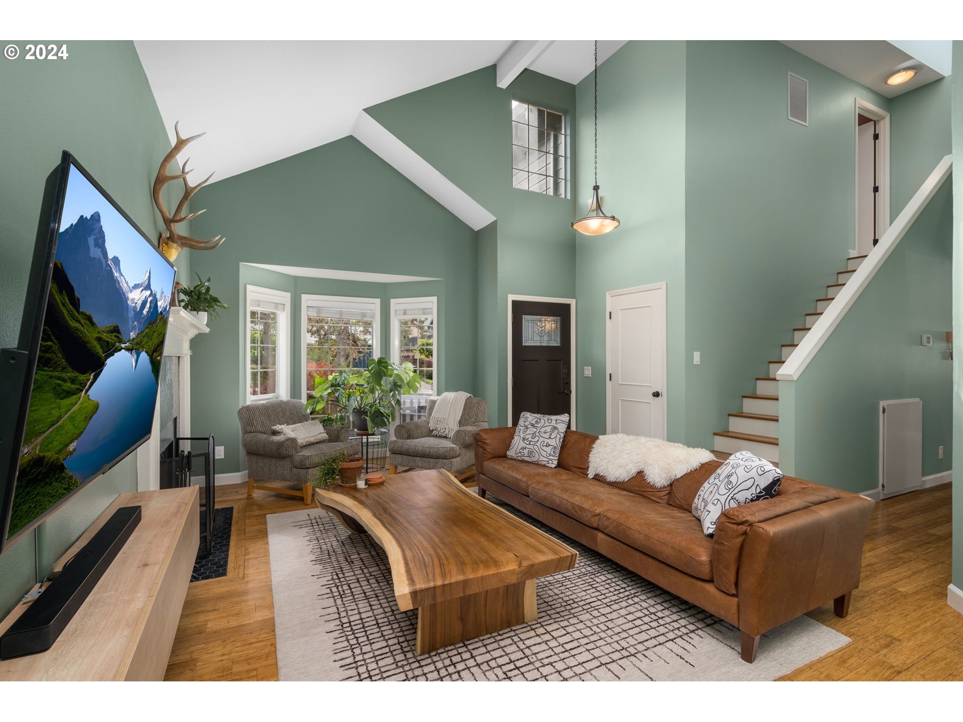4645 Southwest Cameron Road Portland, OR 97221 - Photo 5 of 31 Gallery Image 5