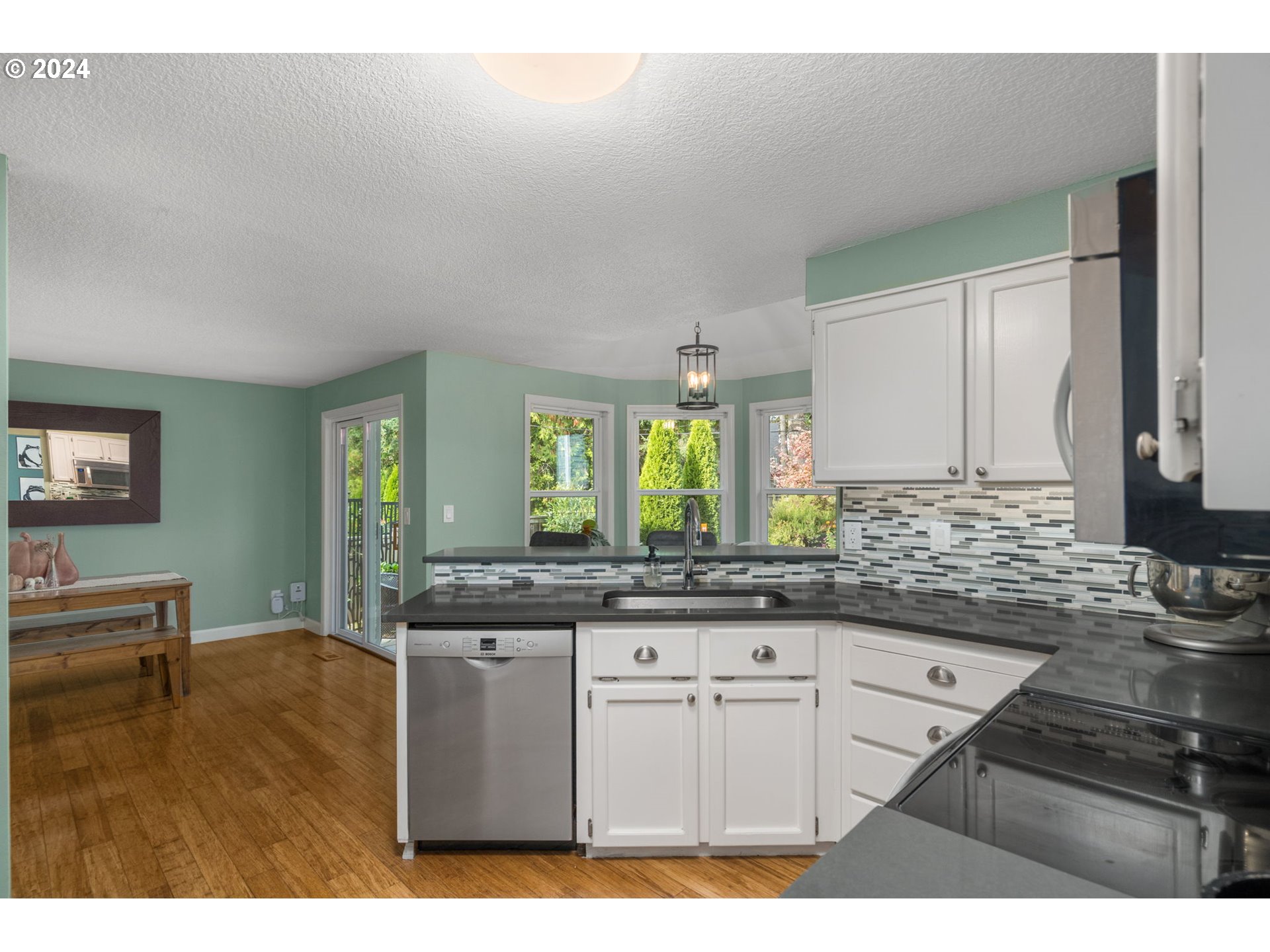 4645 Southwest Cameron Road Portland, OR 97221 - Photo 10 of 31 Gallery Image 10