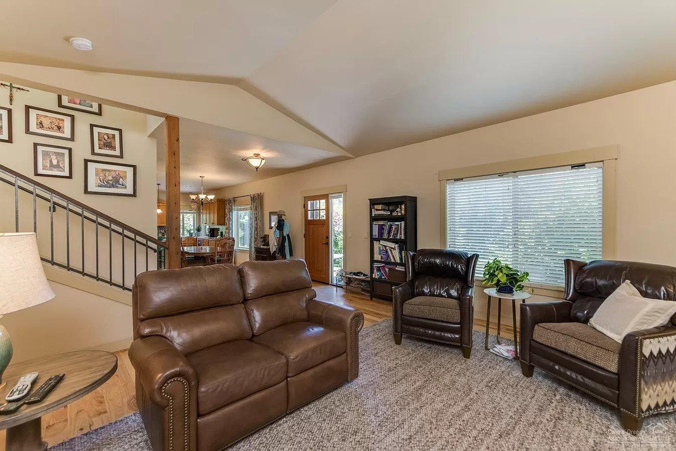 61473 Linton Loop Bend, OR 97702 - Photo 4 of 18 61473 Linton Lp -04