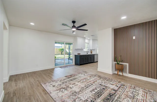 $299,999 | 2810 Spa Drive, Deer Park, TX 77536