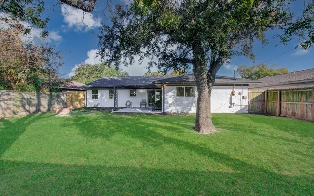 $299,999 | 2810 Spa Drive, Deer Park, TX 77536