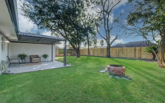 $299,999 | 2810 Spa Drive, Deer Park, TX 77536