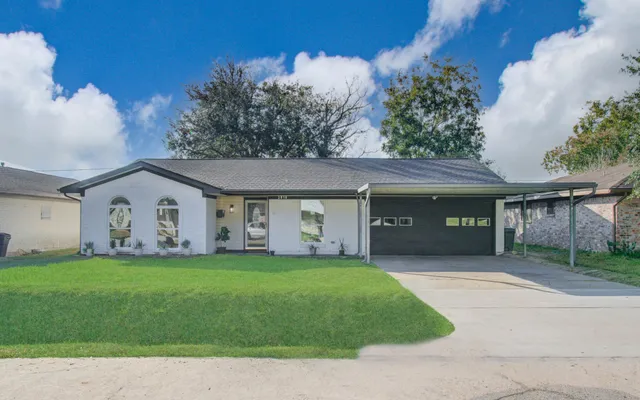$299,999 | 2810 Spa Drive, Deer Park, TX 77536