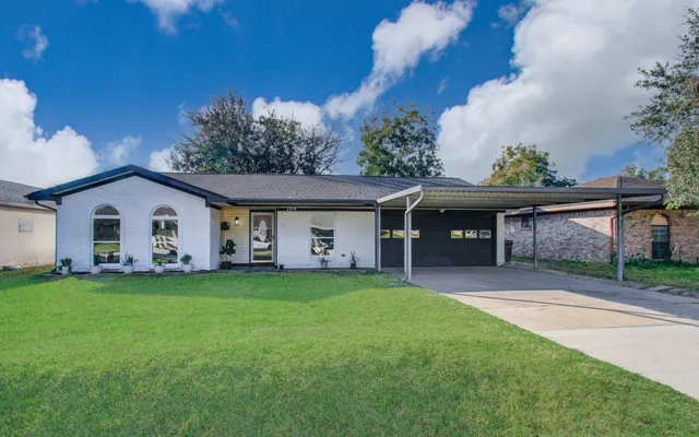 $299,999 | 2810 Spa Drive, Deer Park, TX 77536