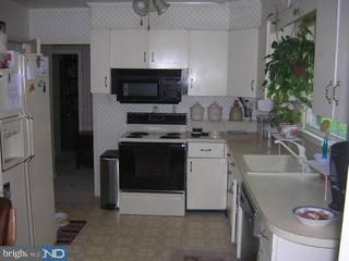 449 Brookwood Road Wayne, PA 19087 - Photo 2 of 6