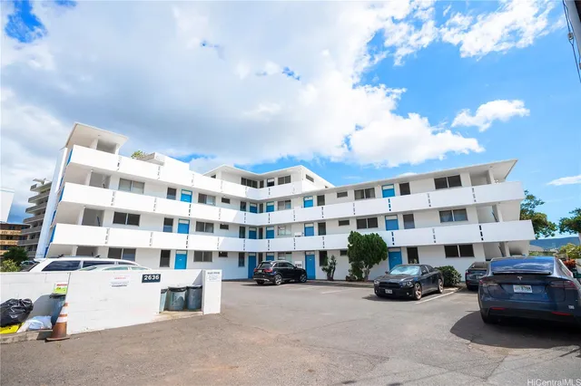 $7,500,000 | 2636 Maunawai Place, Honolulu, HI 96826