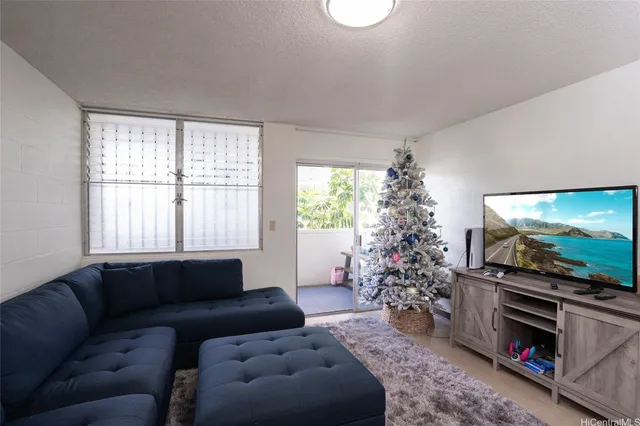 $7,500,000 | 2636 Maunawai Place, Honolulu, HI 96826