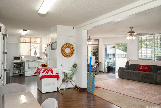 $7,500,000 | 2636 Maunawai Place, Honolulu, HI 96826