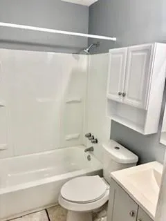 $1,300 | 4120 Lac Bienville Drive, Unit B, Harvey, LA 70058