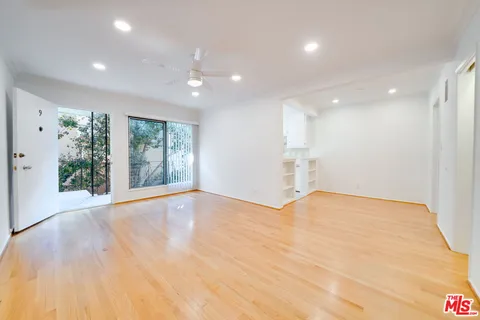 $2,600 | 1037 11th Street, Unit 9, Santa Monica, CA 90403