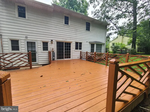 a view of a garden with an empty space