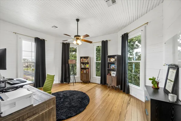$1,125,000 | 602 South Market Street, Brenham, TX 77833