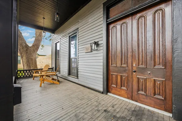 $1,125,000 | 602 South Market Street, Brenham, TX 77833