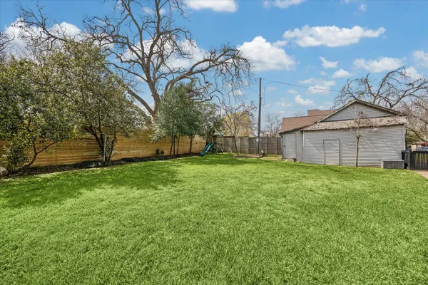 $1,125,000 | 602 South Market Street, Brenham, TX 77833