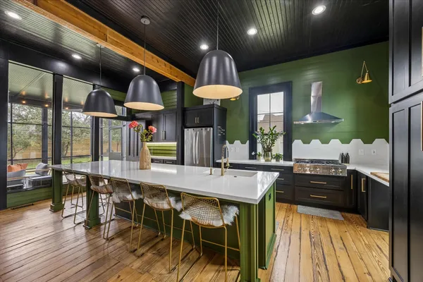 $1,125,000 | 602 South Market Street, Brenham, TX 77833