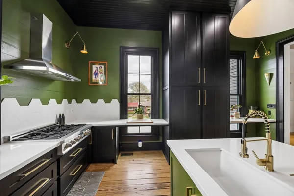 $1,125,000 | 602 South Market Street, Brenham, TX 77833