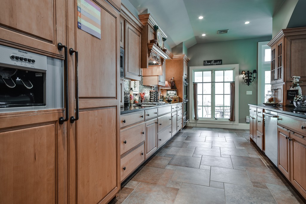 71 Nason Hill Road Sherborn, MA 01770 - Photo 12 of 29 Gallery Image 12