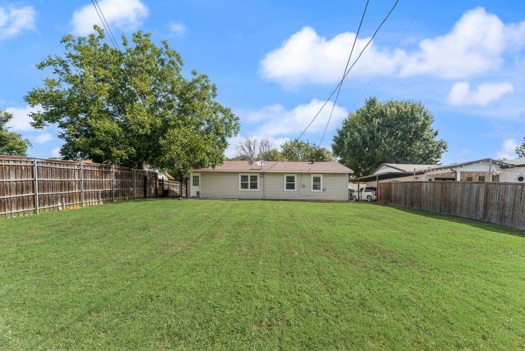 121 Dallas Drive Euless, TX 76039 - Photo 27 of 28