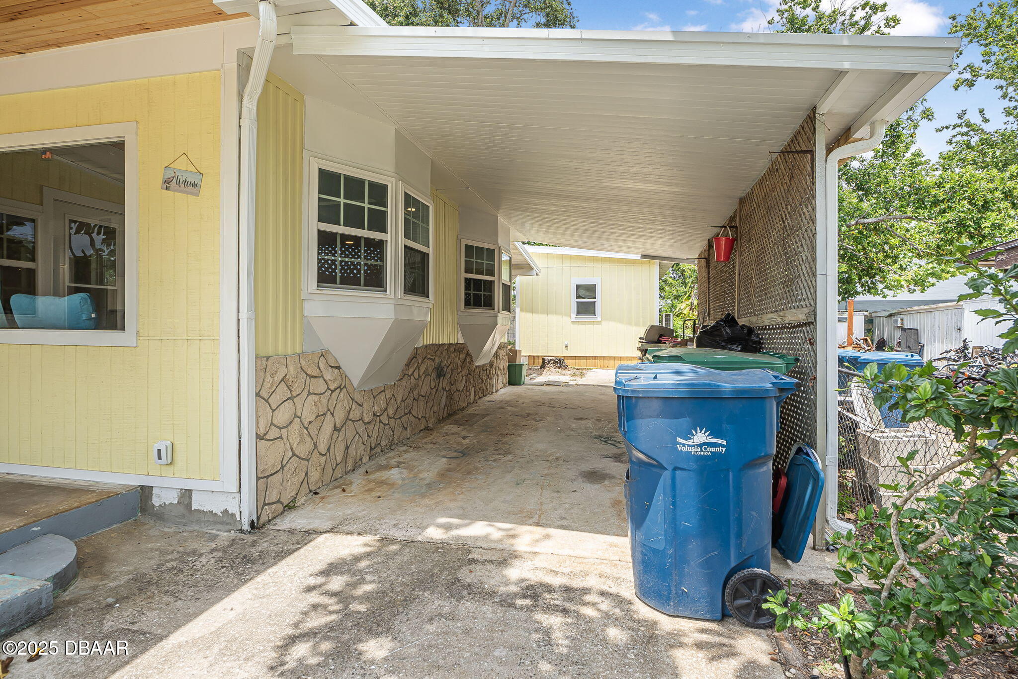 1055 June Terrace Daytona Beach, FL 32119 - Photo 13 of 33 2-web-or-mls-VCI07238