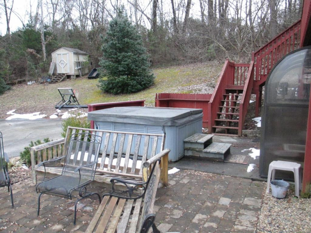 429 Beck Road Piney Flats, TN 37686 - Photo 31 of 36 Photo 31