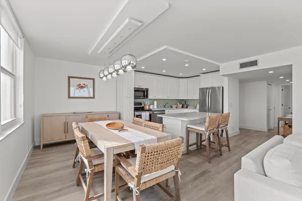 $6,500 | 5440 North Ocean Drive, Unit 306, Singer Island, FL 33404