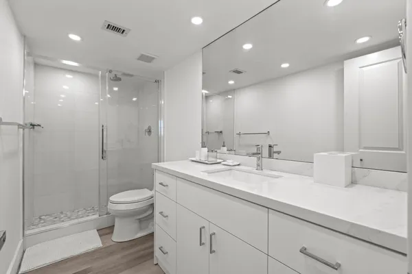 $6,500 | 5440 North Ocean Drive, Unit 306, Singer Island, FL 33404