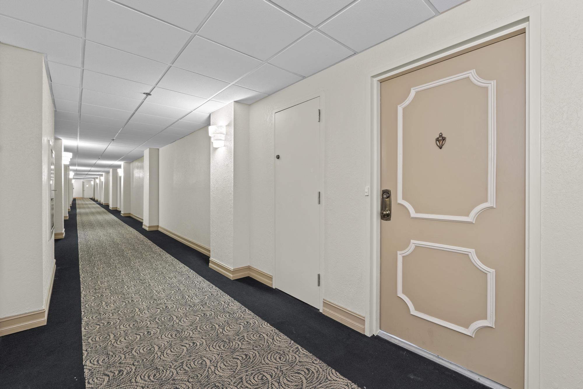 5440 North Ocean Drive, Unit 306 Singer Island, FL 33404 - Photo 4 of 43 DSC09123