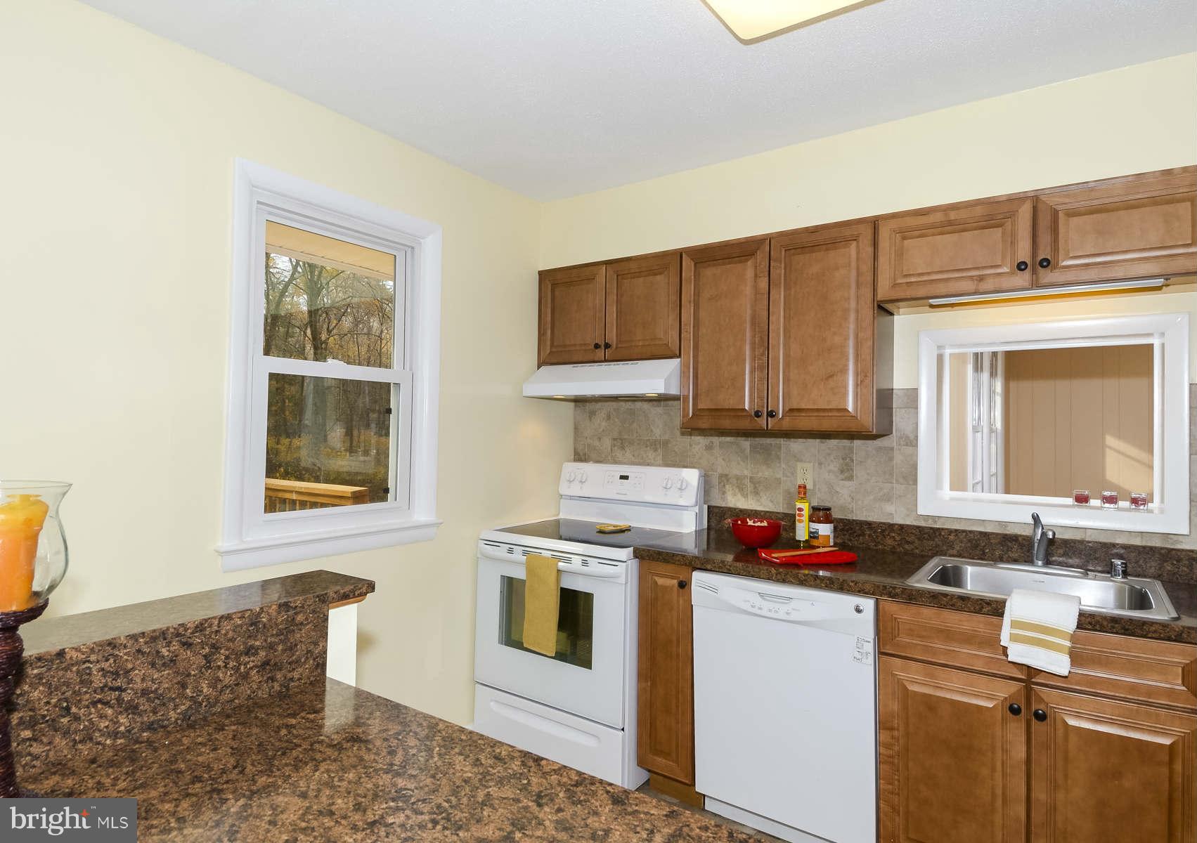 6828 Redberry Road Clarksville, MD 21029 - Photo 12 of 30 Kitchen