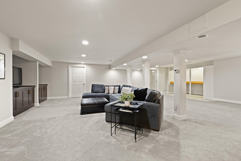 33 Bulkley Road Sudbury, MA 01776 - Photo 32 of 42 a living room with furniture