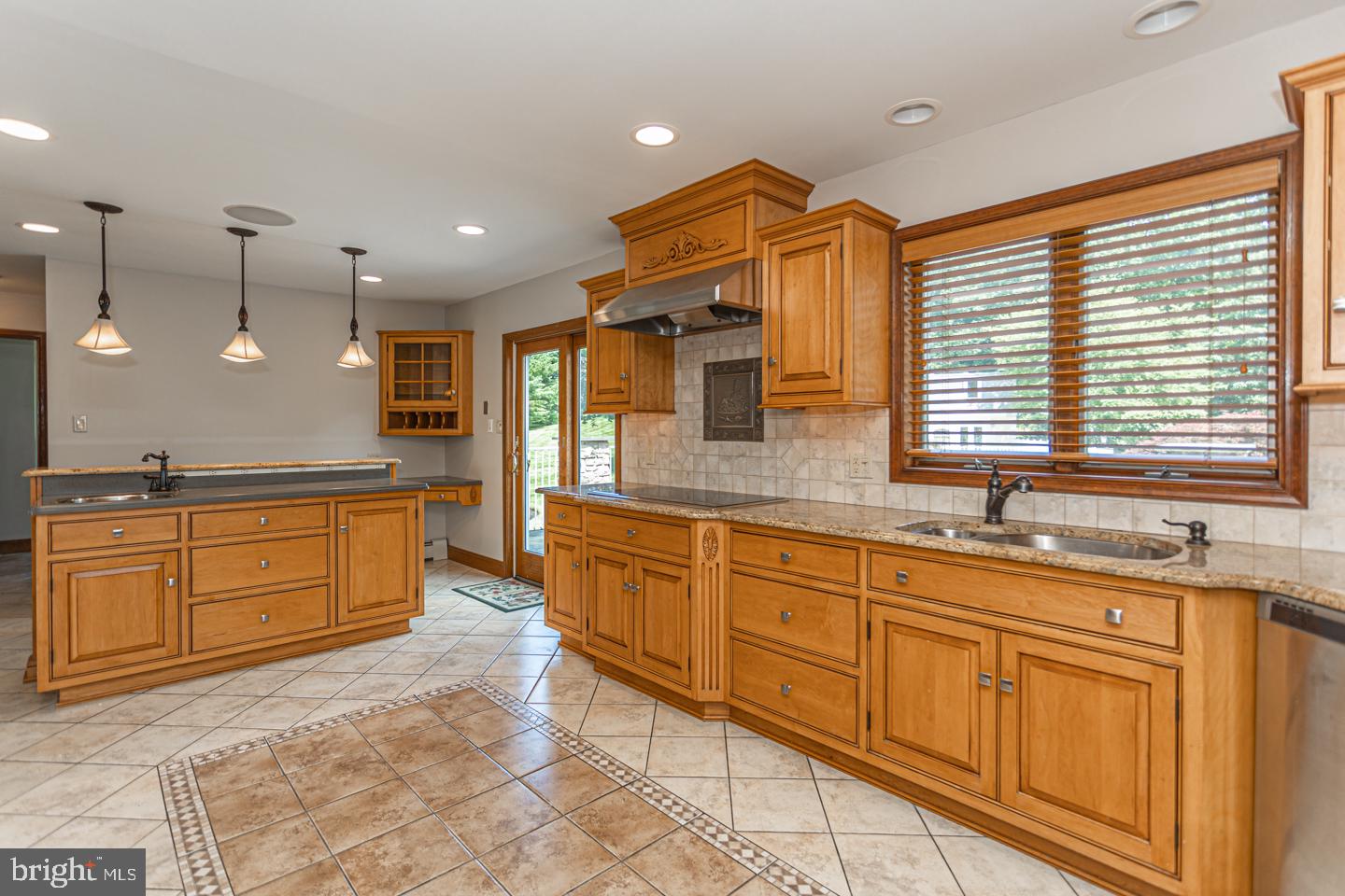 1077 Eagle Road Newtown, PA 18940 - Photo 12 of 63