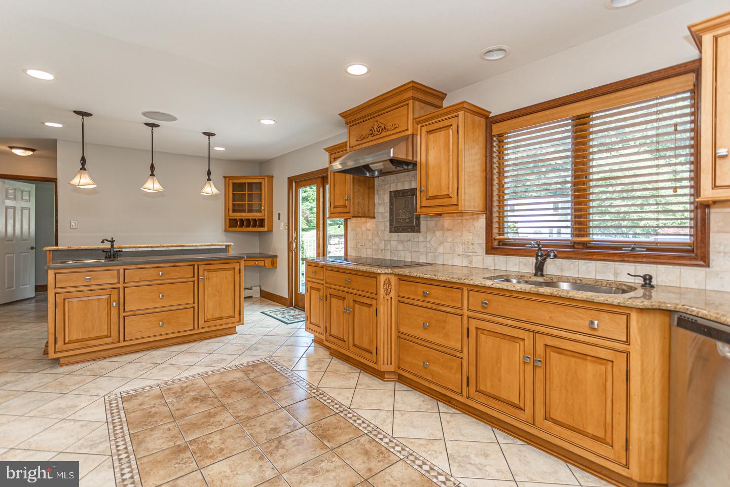 1077 Eagle Road Newtown, PA 18940 - Photo 16 of 63