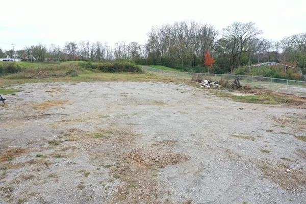 $1,200 | 200 Cemetery Street, Columbia, TN 38401