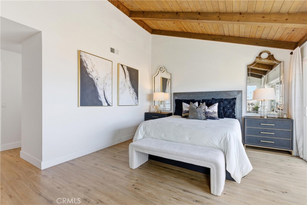 23281 Atlantis Way Dana Point, CA 92629 - Photo 36 of 81 a bed room with a bed and a window
